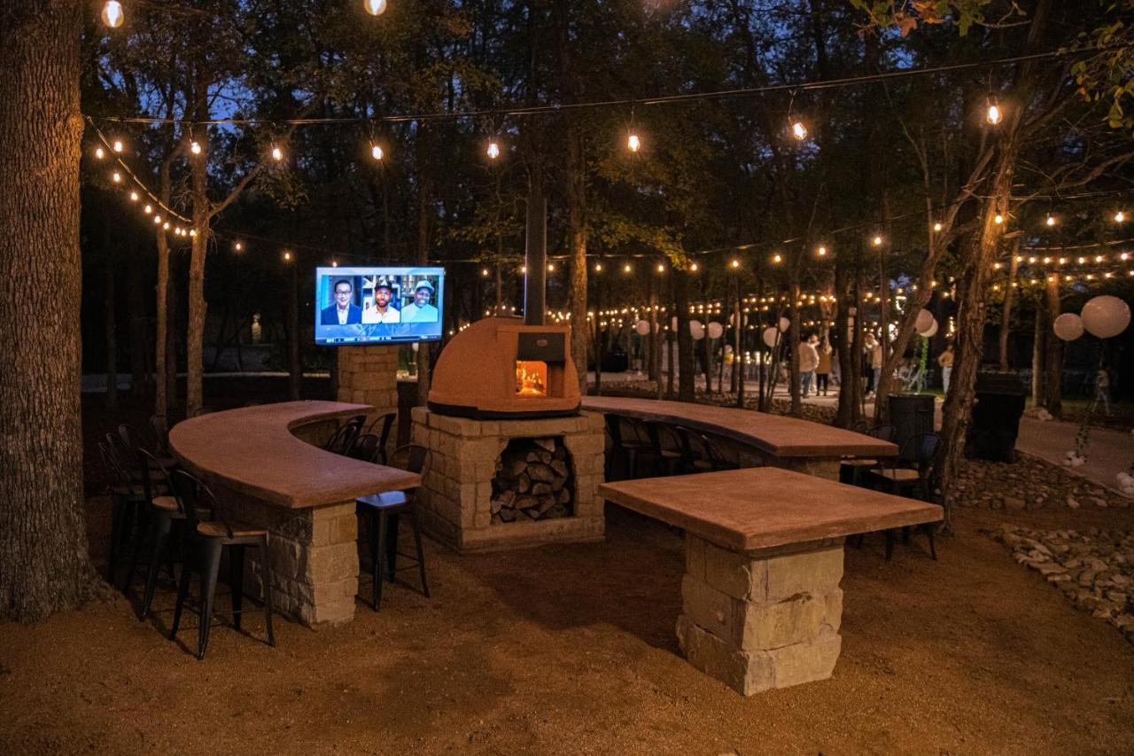 7744 Ranch Glamping Resort 오스틴 외부 사진