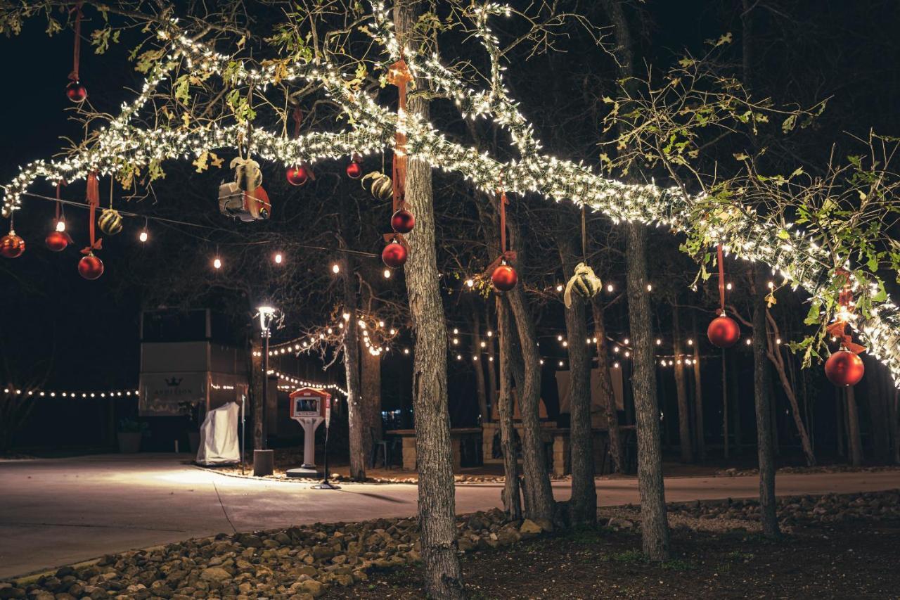 7744 Ranch Glamping Resort 오스틴 외부 사진